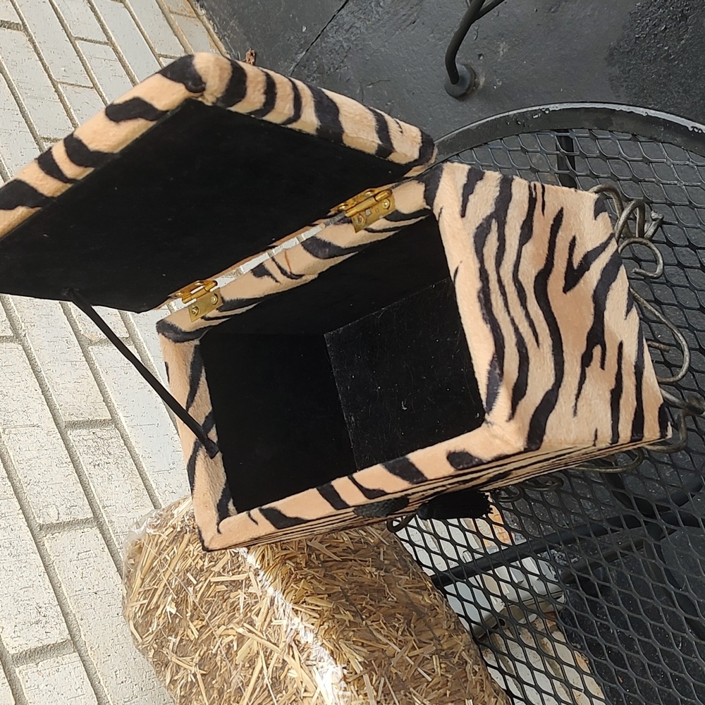 Leopard Jewelry Box - Picture 8 of 11